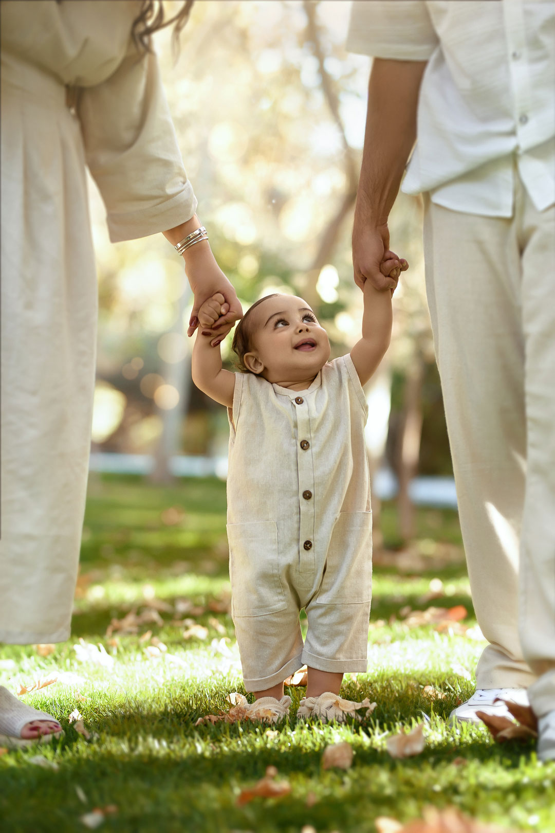 عکس کودک در فضای باز مشهد - پرتره کودک در طبیعت نویسا