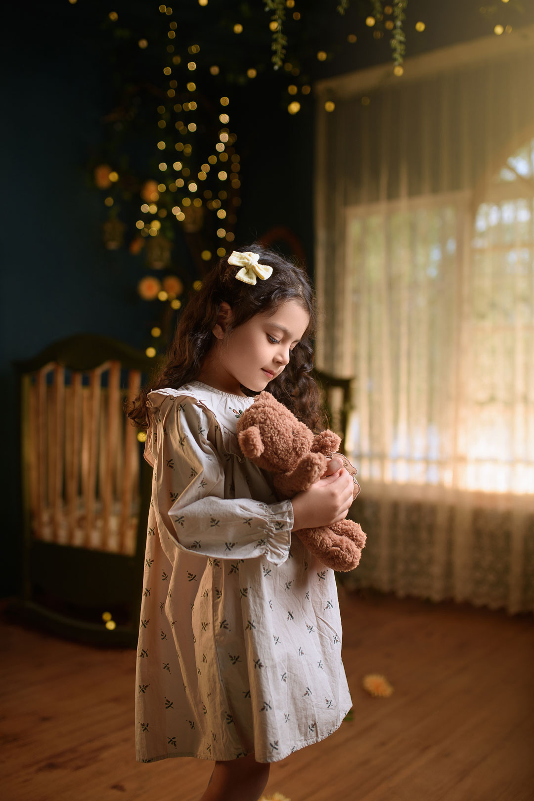 آتلیه کودک نویسا مشهد با دکورهای احساسی و نورپردازی نرم