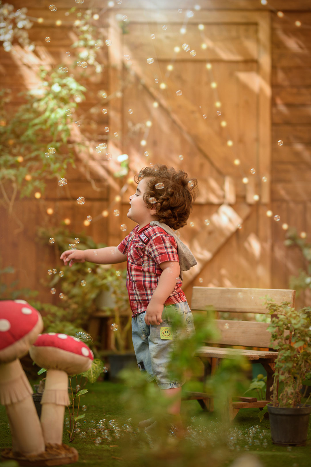 عکاسی پرتره کودک در فضای باز مشهد - آتلیه نویسا