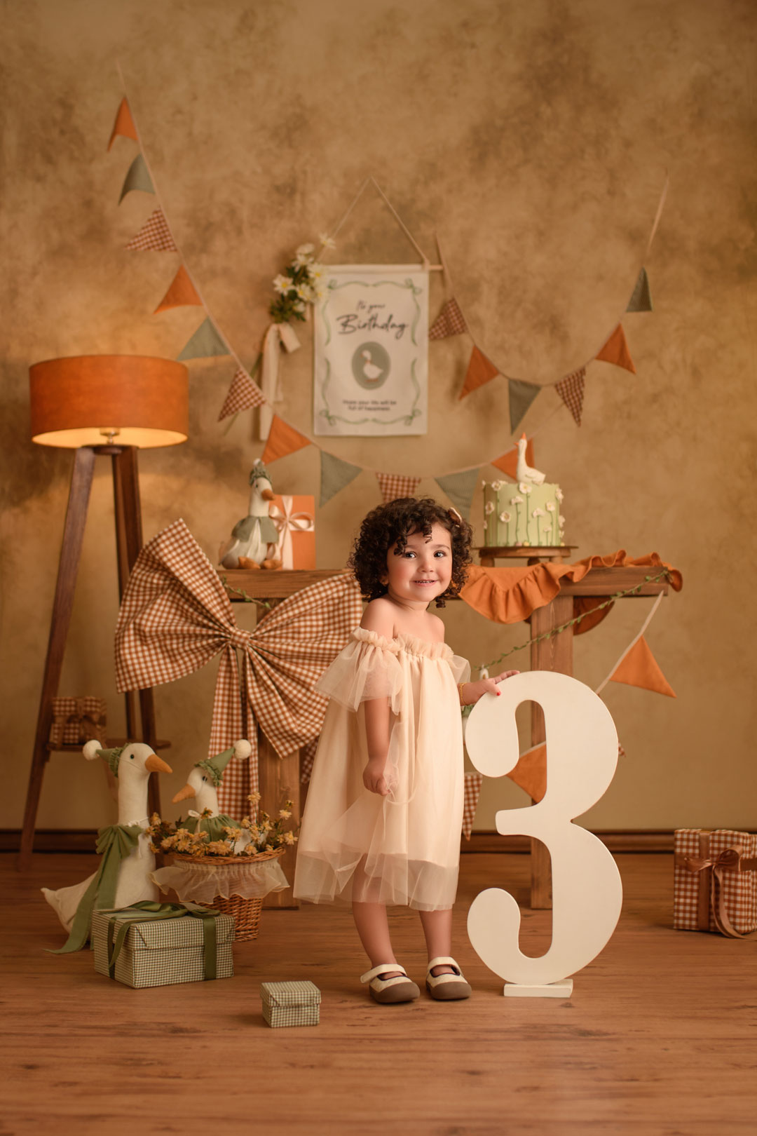 آتلیه تخصصی کودک مشهد با دکور اختصاصی و مینیمال - نویسا