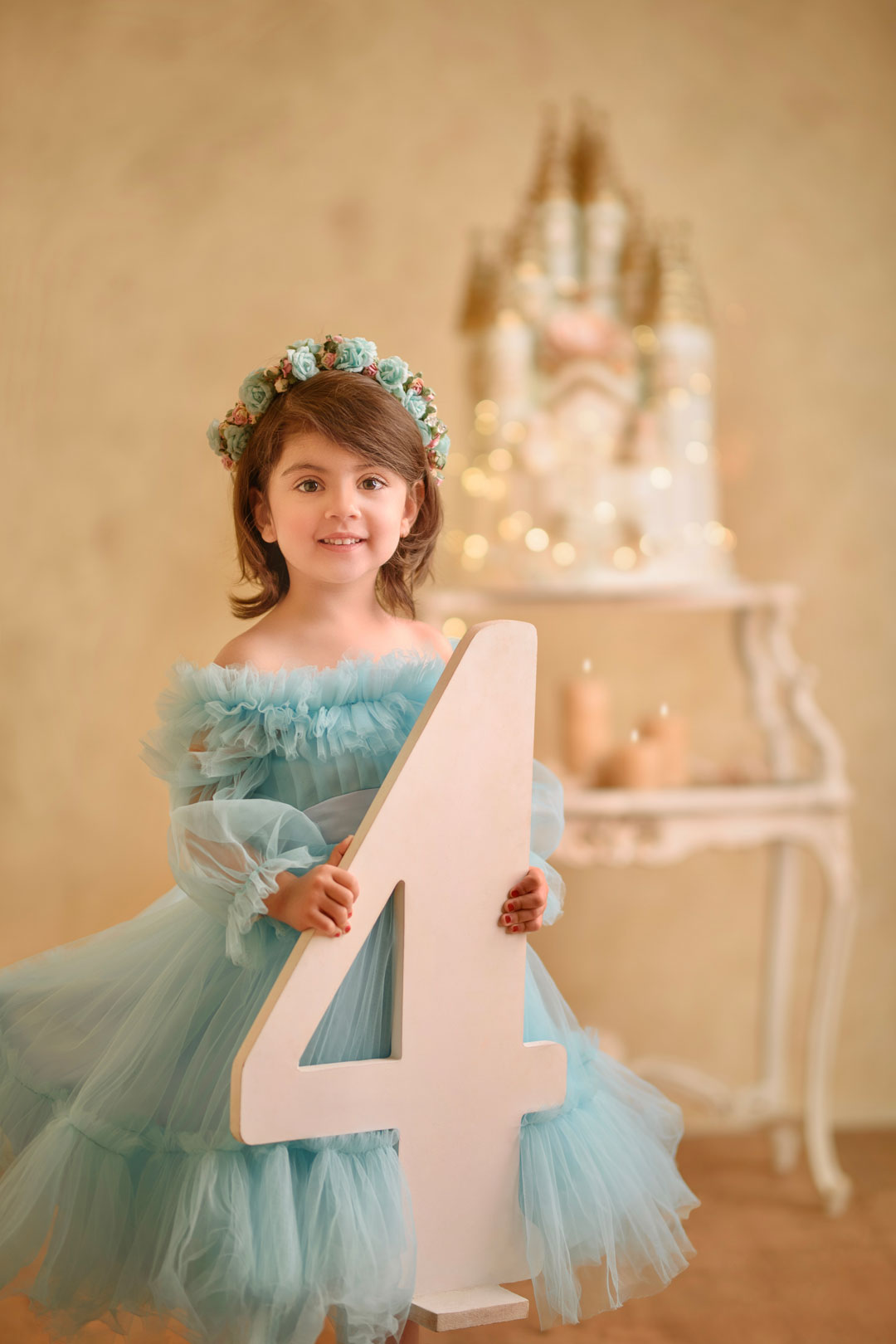 آتلیه کودک مشهد با دکور مینیمال و نور استاندارد مخصوص عکاسی کودک - نویسا