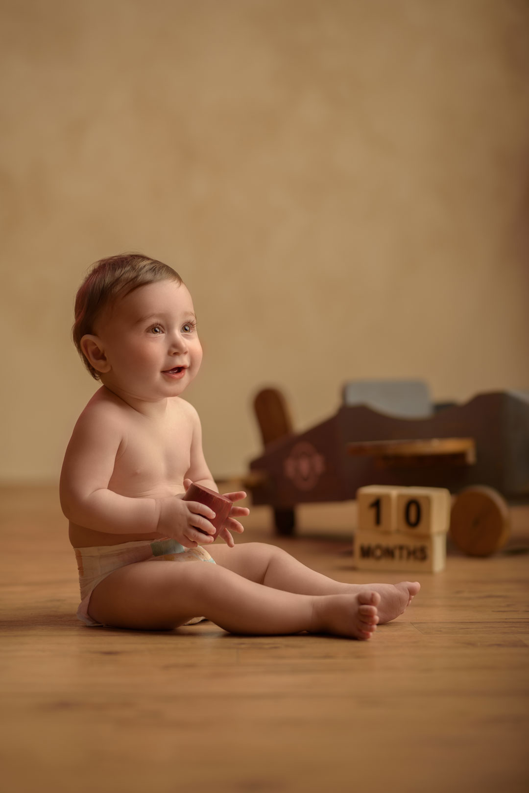 پرتره کودک مشهد با استایل مینیمال و نورپردازی حرفه‌ای - نویسا