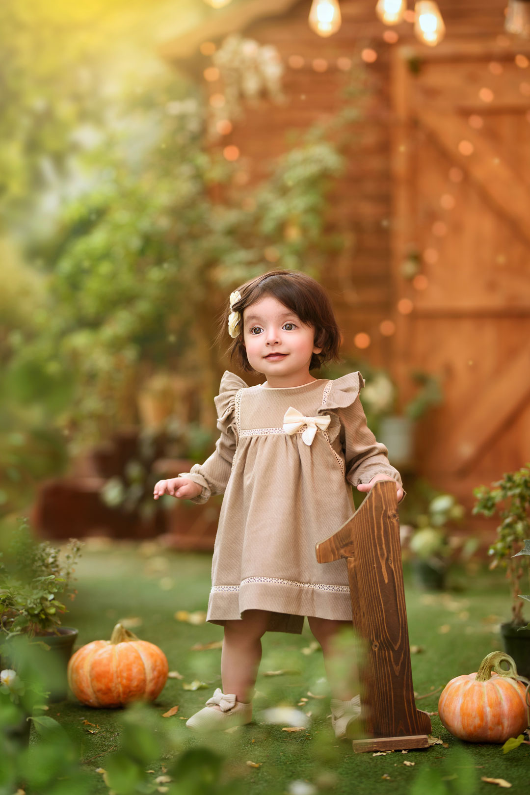 عکاسی کودک در باغ‌های مشهد - لوکیشن نویسا