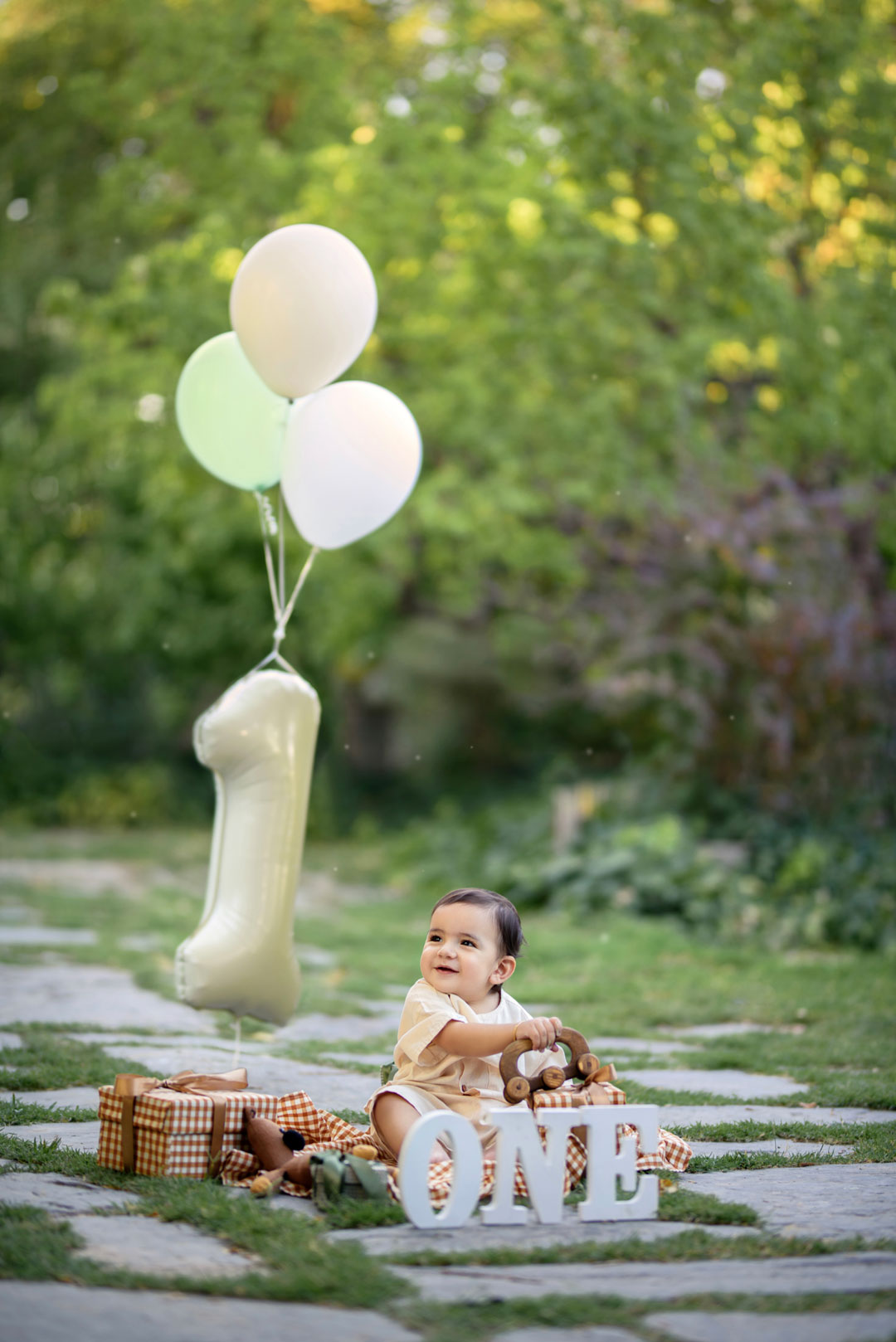 عکاسی فضای باز کودک مشهد با بوکه طبیعی - نویسا