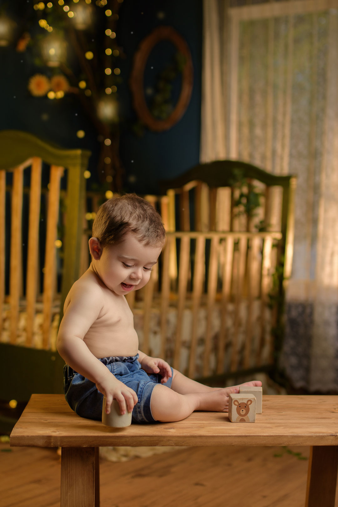 عکاسی کودک با نور طبیعی در فضای داخلی آتلیه کودکان نویسا مشهد